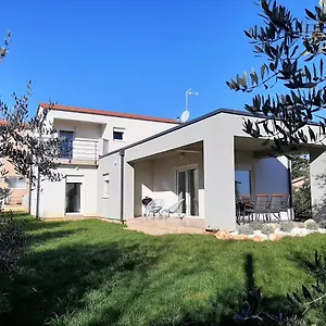 Ferienhaus Aurora, Ližnjan