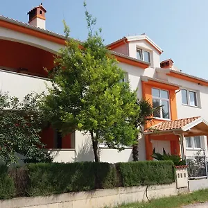 Apartment Bluegum, Ližnjan